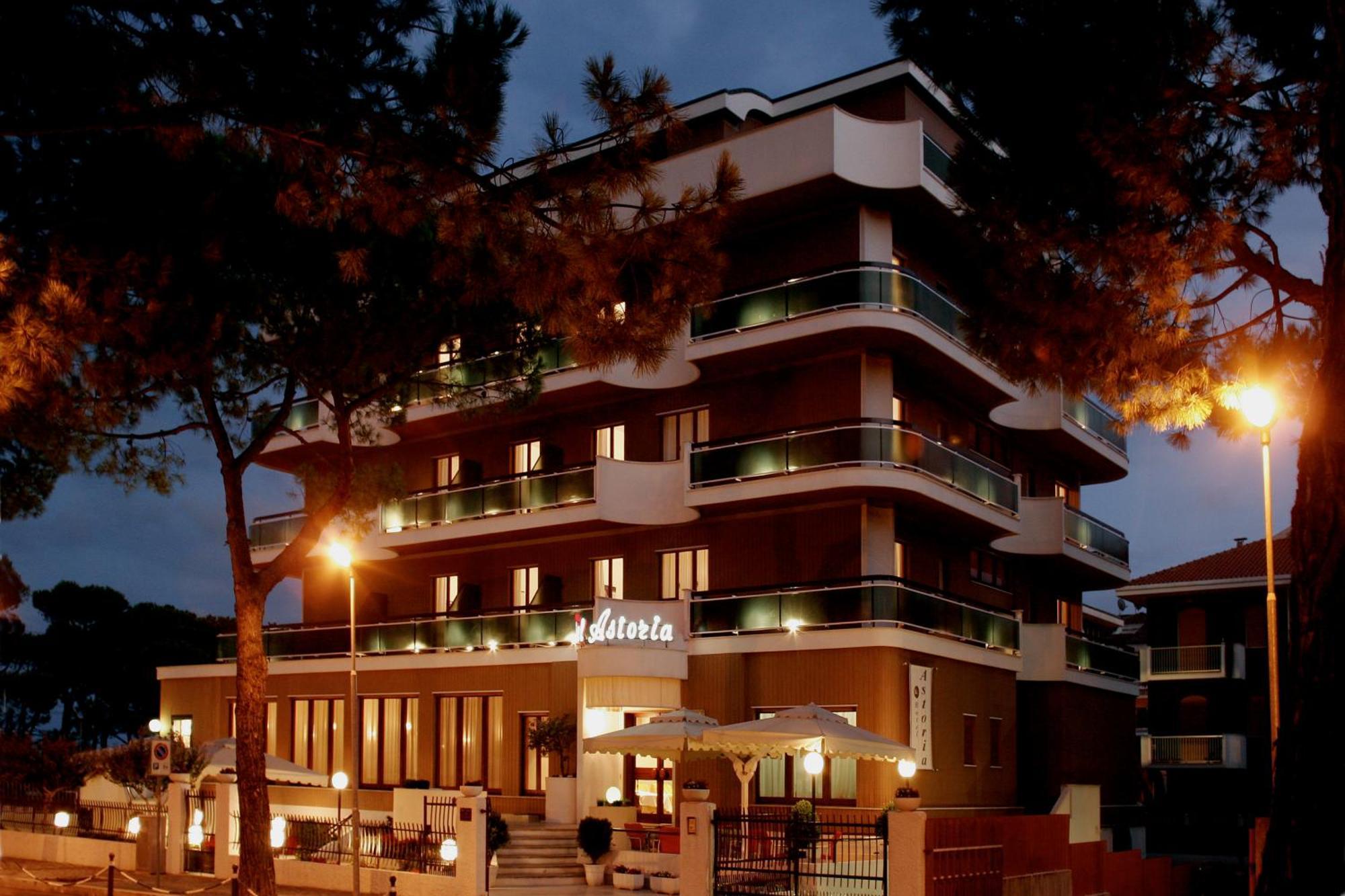Hotel Astoria Pineto Eksteriør billede